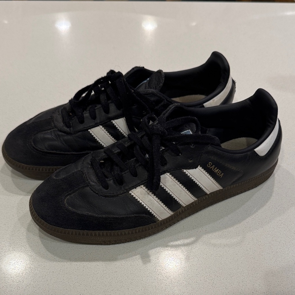 Adidas Samba Black and White Sneakers Men’s 7/Womens 8.5